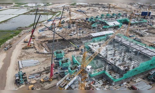 Vietnam's Vingroup Presses On with 'World’s Largest Stadium' Project Despite Concerns Over Demand