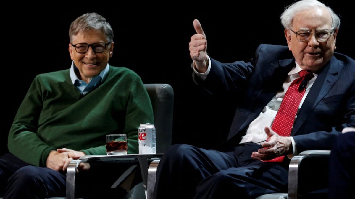Warren Buffett delays midyear donation to the Gates Foundation due to Epstein investigation, according to reports.