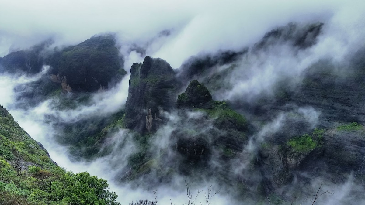 10 UNESCO World Heritage Sites in Their Lushest State During the Monsoon Season