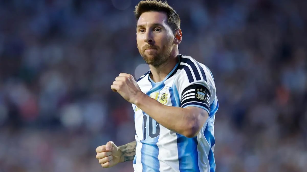 Argentina, led by Messi, stages thrilling comeback to defeat Egypt 3-2 and advance to the World Cup quarter-finals.