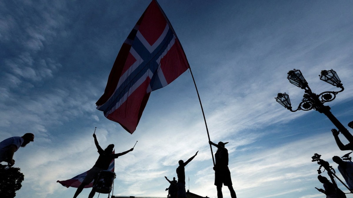 Norway transforms World Cup quarter-final defeat into a festive occasion as fans greet the team like heroes.