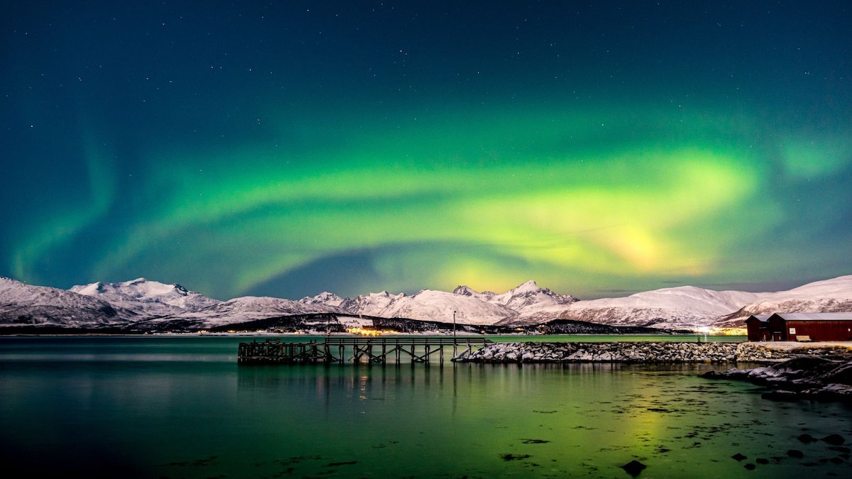 Prime Locations to Experience the Northern Lights: Top Spots and Ideal Times to Go