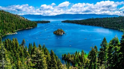 The 10 Most Stunningly Blue Lakes on Earth That Seem Almost Unreal
