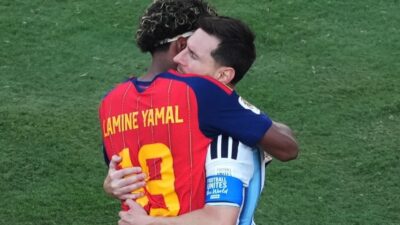 Video: Lamine Yamal comforts Lionel Messi following Spain's victory over Argentina in the FIFA World Cup final.