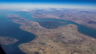 Iran announces a deal with Oman regarding the shipping route in the Hormuz Strait.