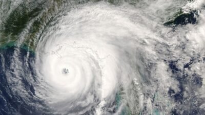 Typhoon Dolphin Strikes Okinawa, Japan; China Closes Ports in Anticipation of Impact