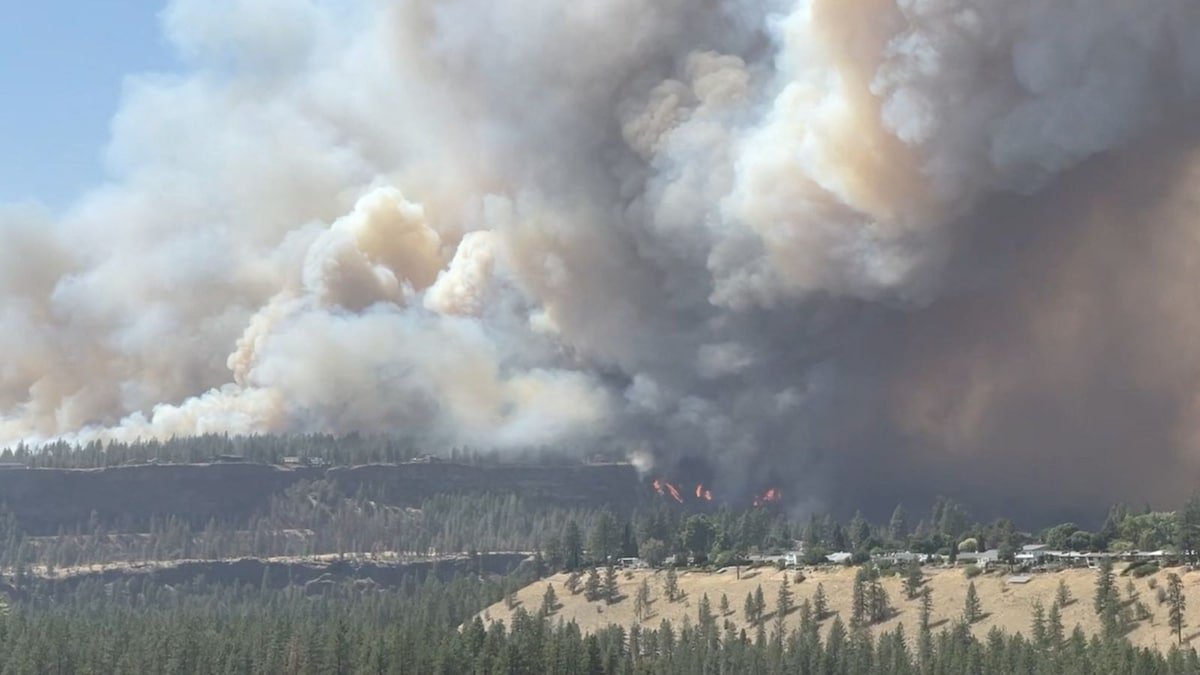 Washington Wildfires: Significant Blazes Lead to Evacuations and Power Outages Statewide | View Photos
